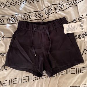NWT Lululemon On The Fly Shorts